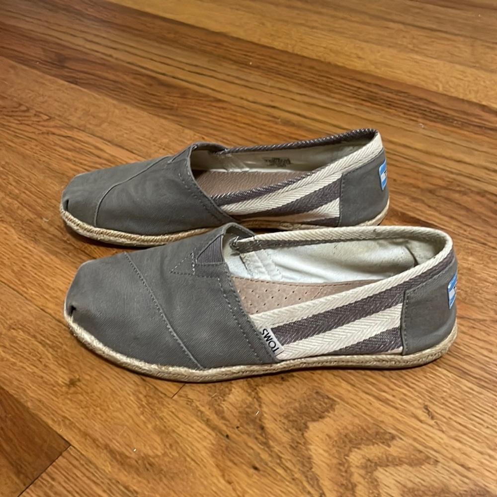 Tom’s Brown Canvas Slide-on with Striped Side - Size 7.5